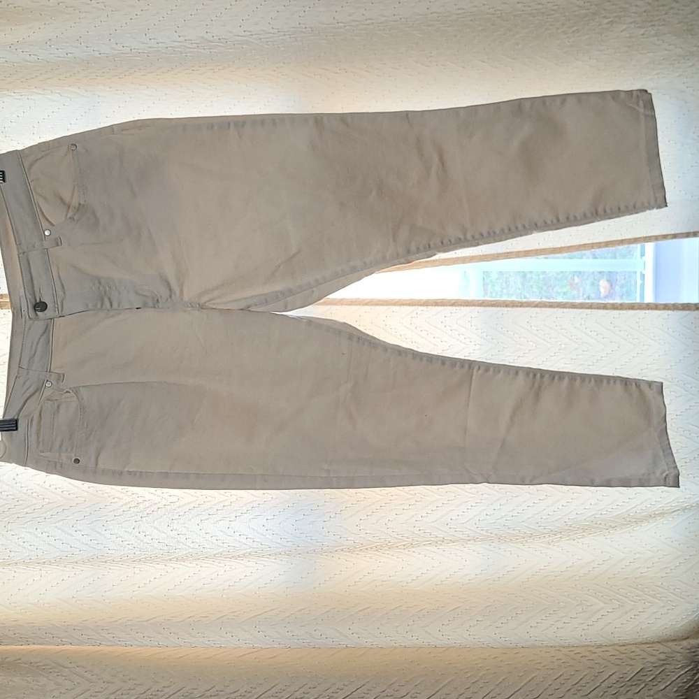 D. Jeans capris